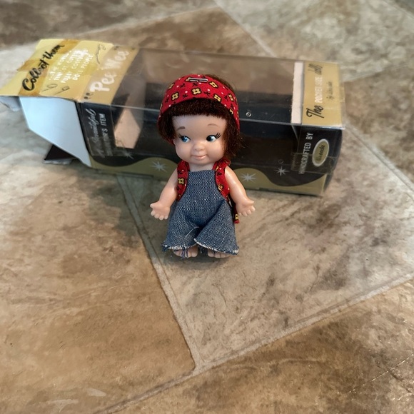Vintage 60s Pee Wee handcrafted Bandana Doll pocket size doll Uneeda Made in USA - Picture 6 of 16